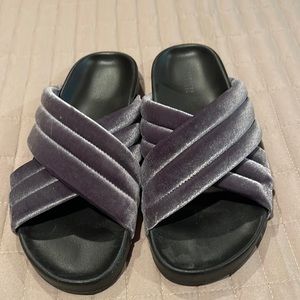 Barney's New York velvet slide 39